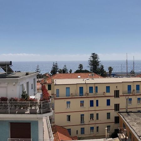 Da Mariella Case Vacanza - Bilocale Sunset Vista Mare Sanremo Exterior photo