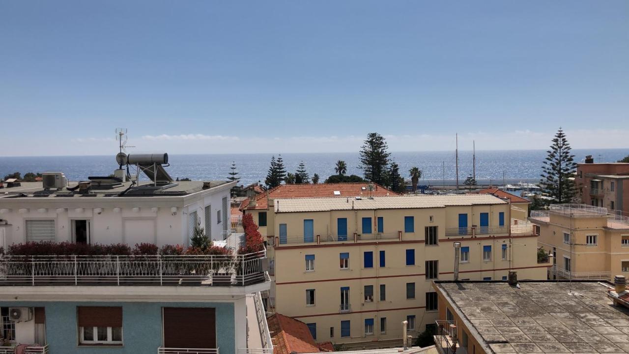 Da Mariella Case Vacanza - Bilocale Sunset Vista Mare Sanremo Exterior photo