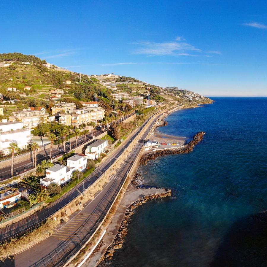 Da Mariella Case Vacanza - Bilocale Sunset Vista Mare Sanremo Exterior photo